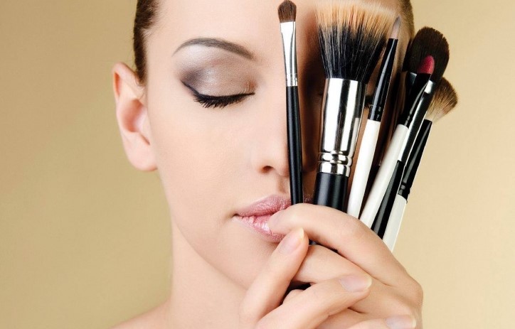 Professional makeup course online